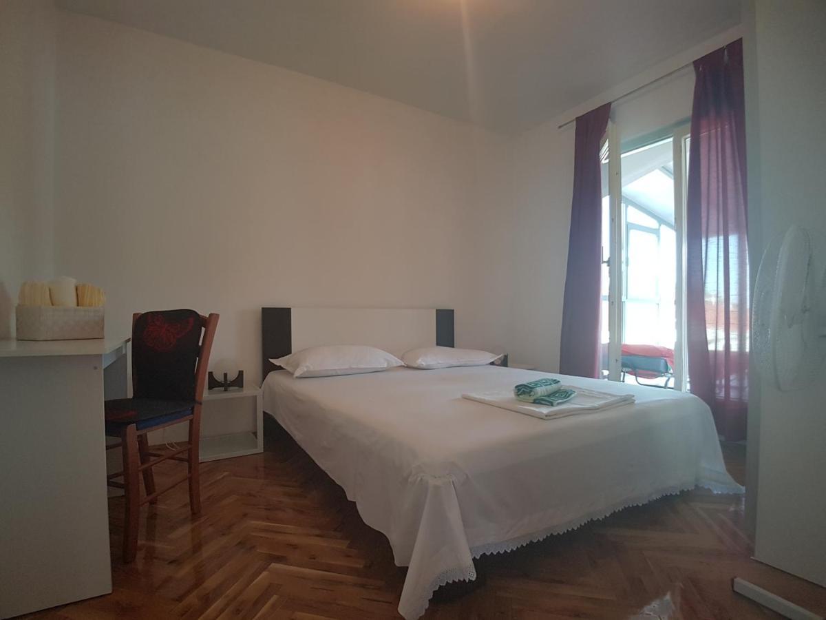 Apartments By The Sea Marina, Trogir - 14191 Extérieur photo